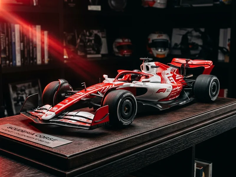 Dummy F1 1:4 Desktop